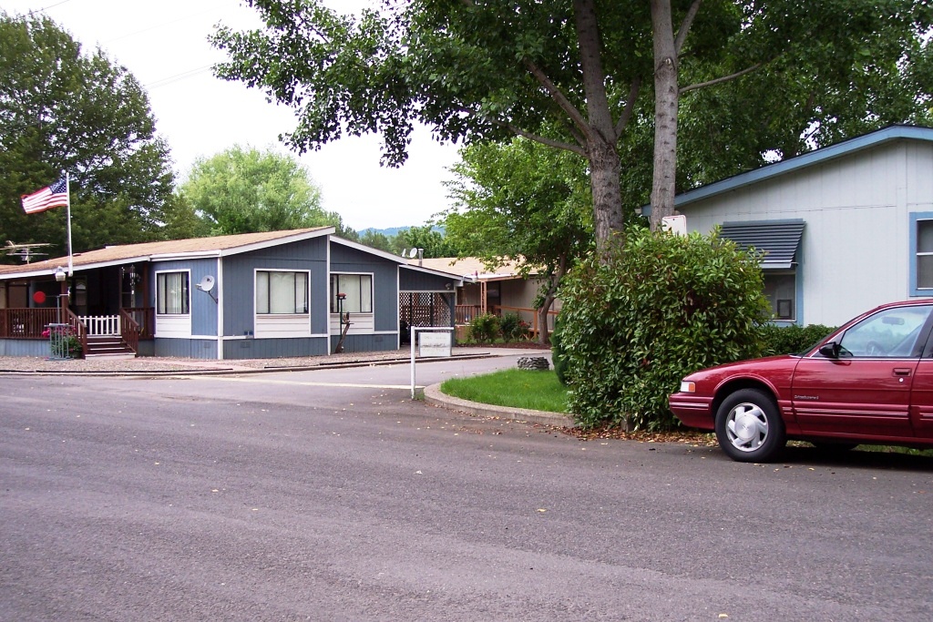 Rogue Meadows, Manufactured Home Community in Shady Cove, Oregon